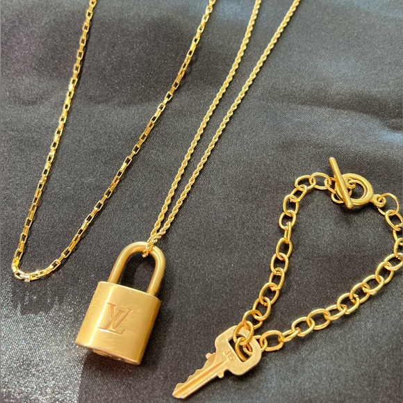 Louis Vuitton Lock and Key Necklace & Bracelet - Picture 3 of 8